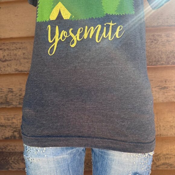 Yosemite Graphic Tee Shirt Soft Cotton Blend Heather Gray Camping Scene Women’s - Picture 3 of 11